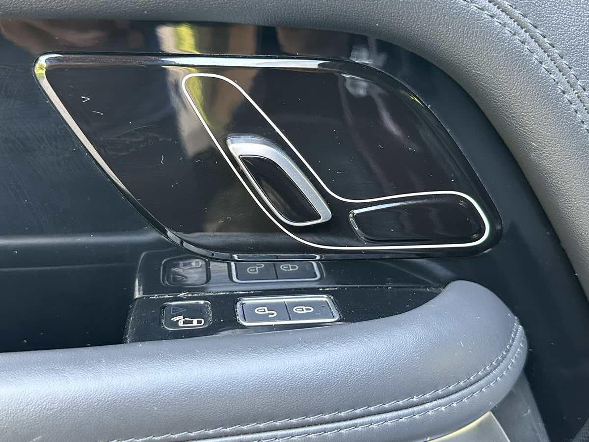 2019 Land Rover Range Rover HSE photo 30