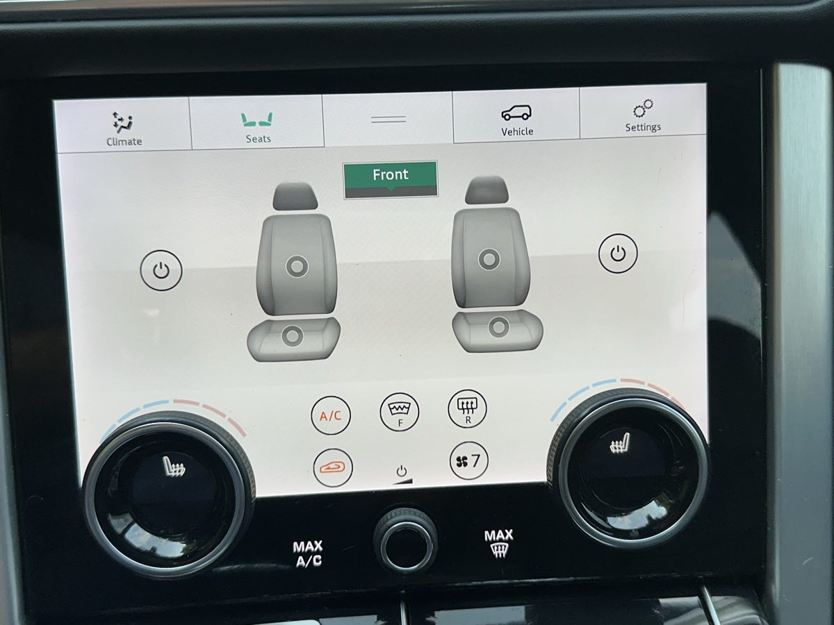 2019 Land Rover Range Rover HSE photo 33