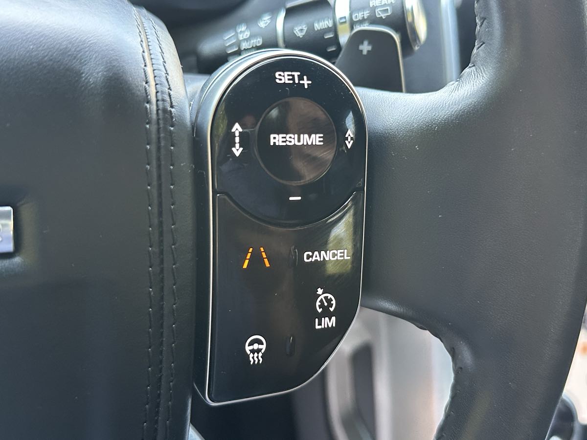 2019 Land Rover Range Rover HSE photo 37