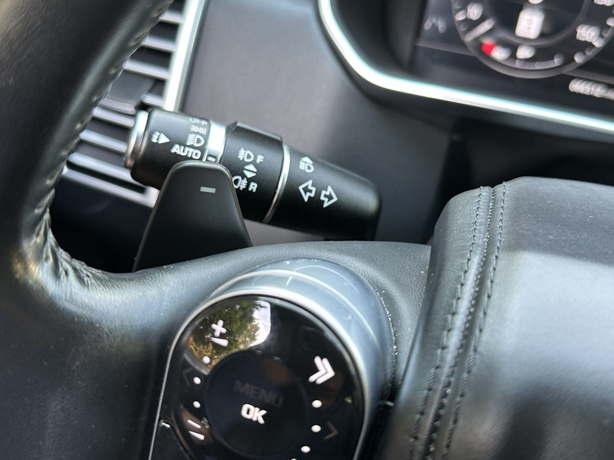 2019 Land Rover Range Rover HSE photo 40