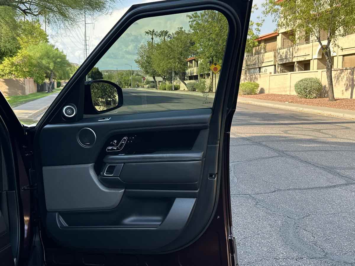 2019 Land Rover Range Rover HSE photo 46
