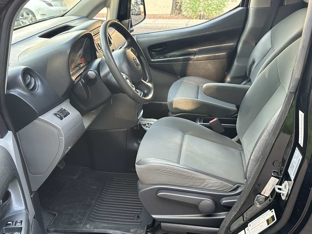 2015 Nissan NV200 SV photo 11