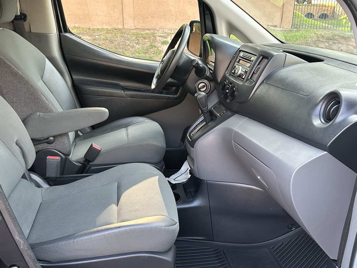 2015 Nissan NV200 SV photo 16