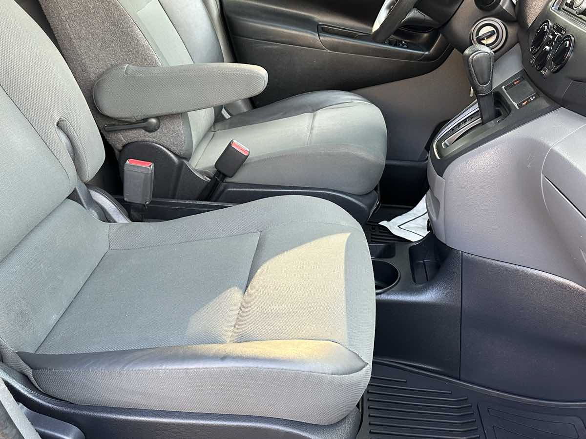 2015 Nissan NV200 SV photo 19