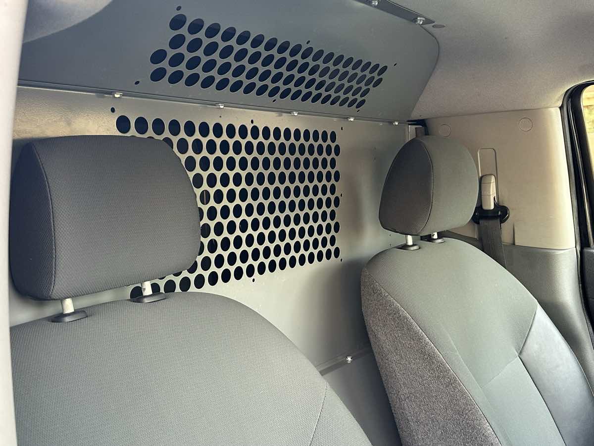 2015 Nissan NV200 SV photo 24