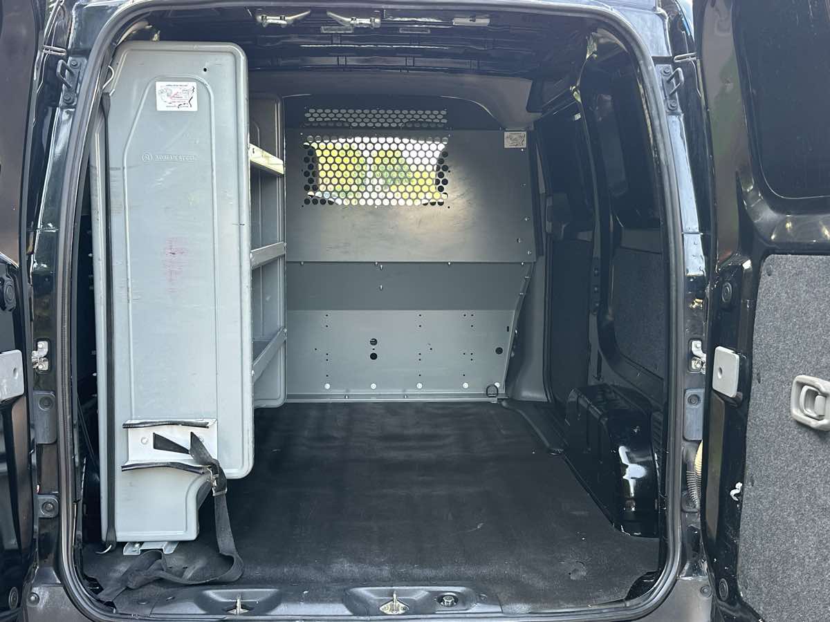 2015 Nissan NV200 SV photo 25