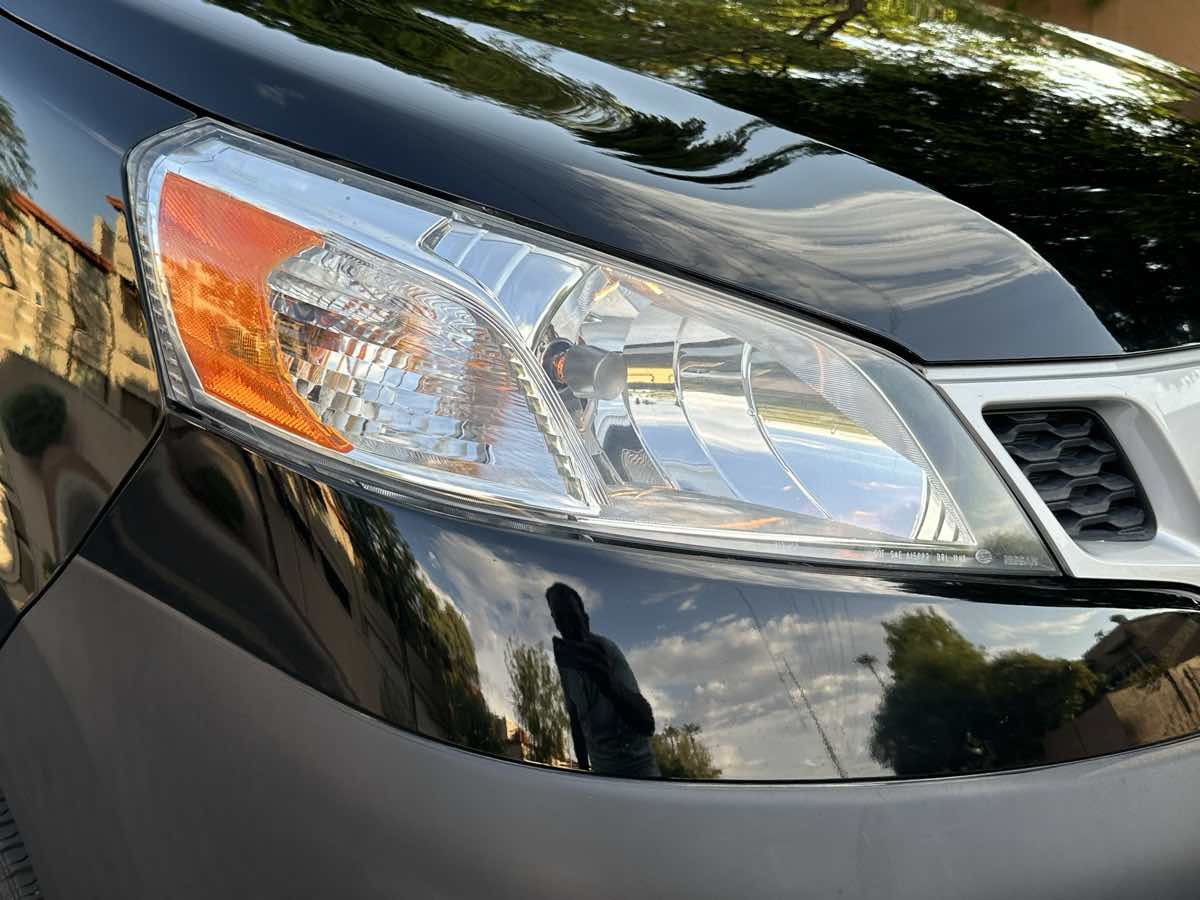 2015 Nissan NV200 SV photo 32
