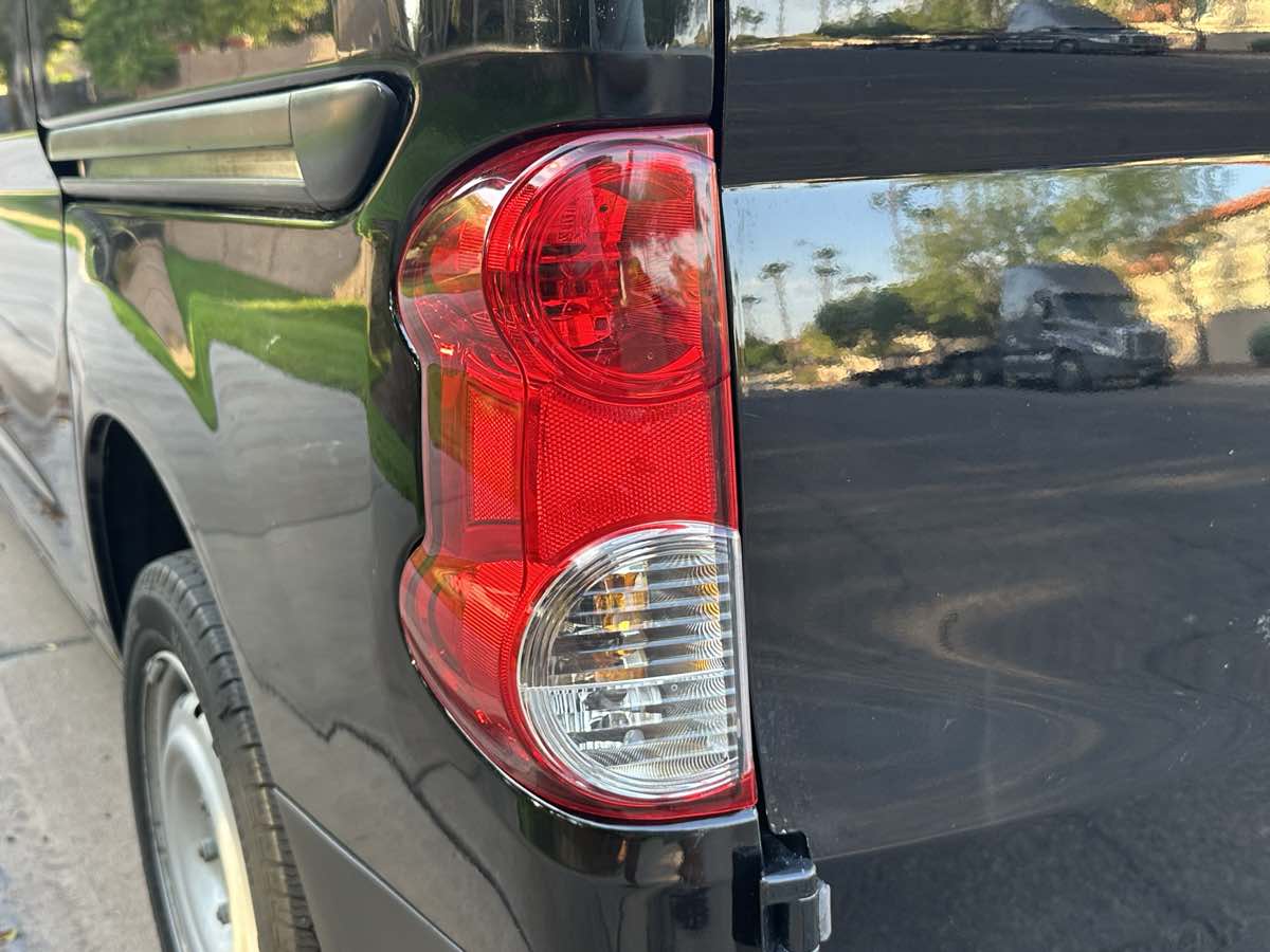 2015 Nissan NV200 SV photo 33
