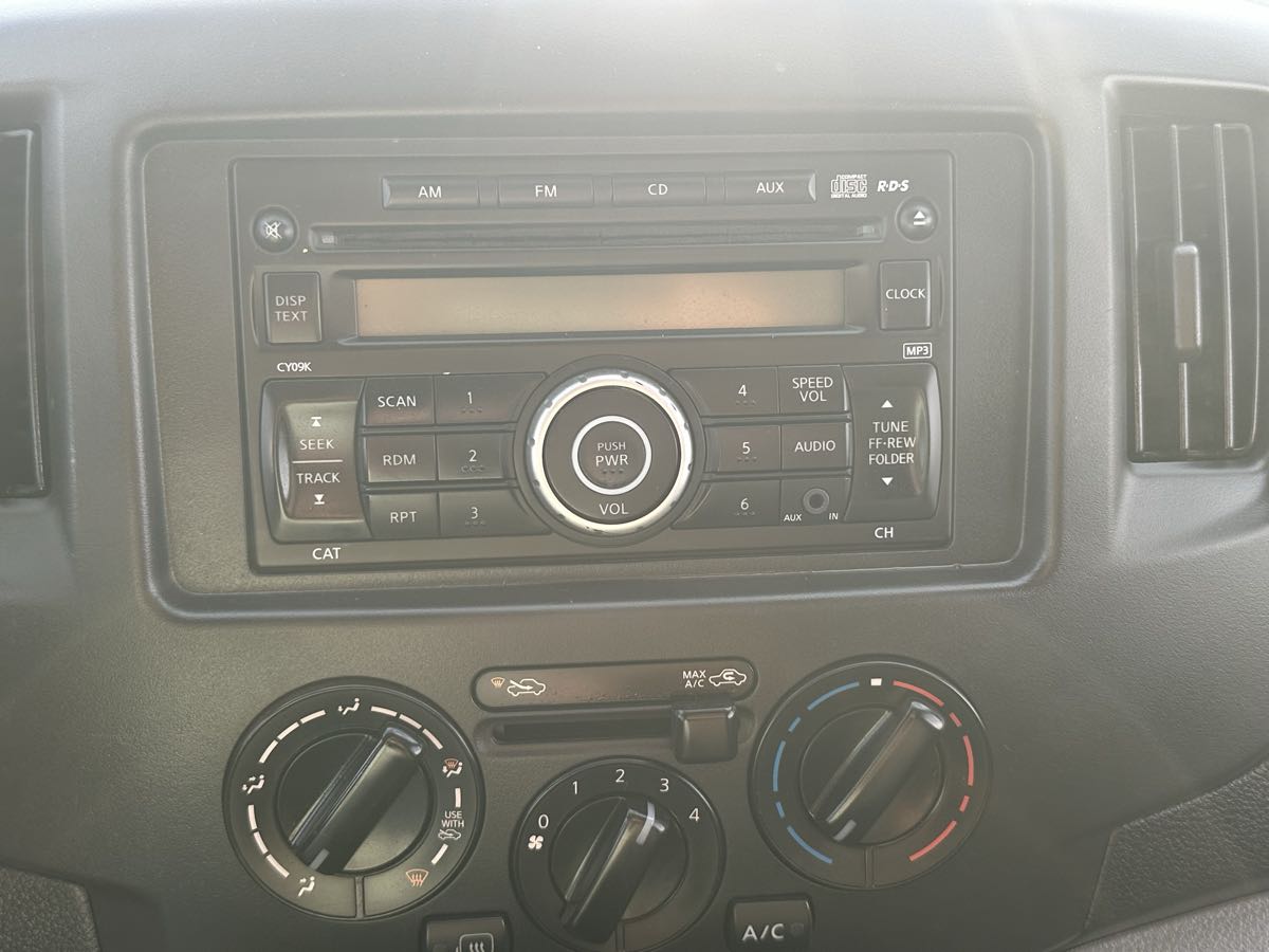 2015 Nissan NV200 SV photo 22