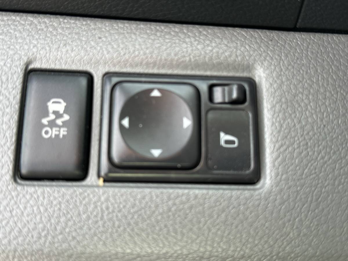 2015 Nissan NV200 SV photo 17