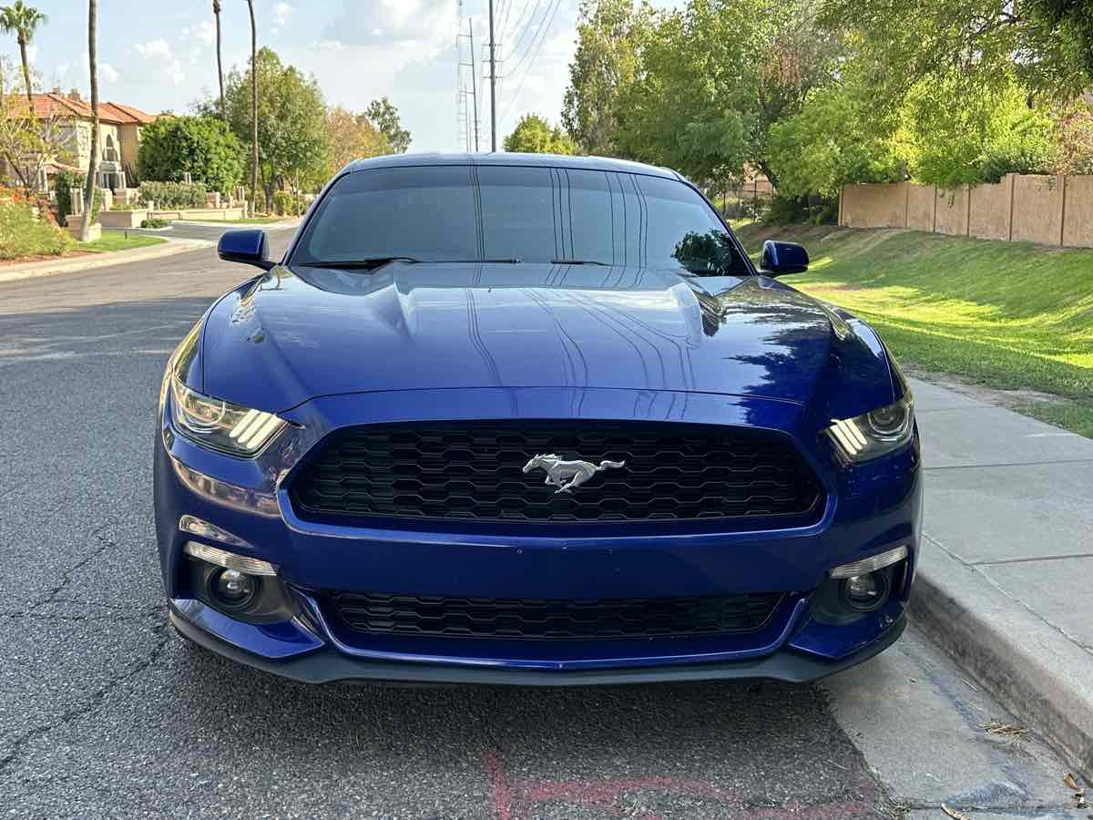 2016 Ford Mustang EcoBoost Premium photo 4