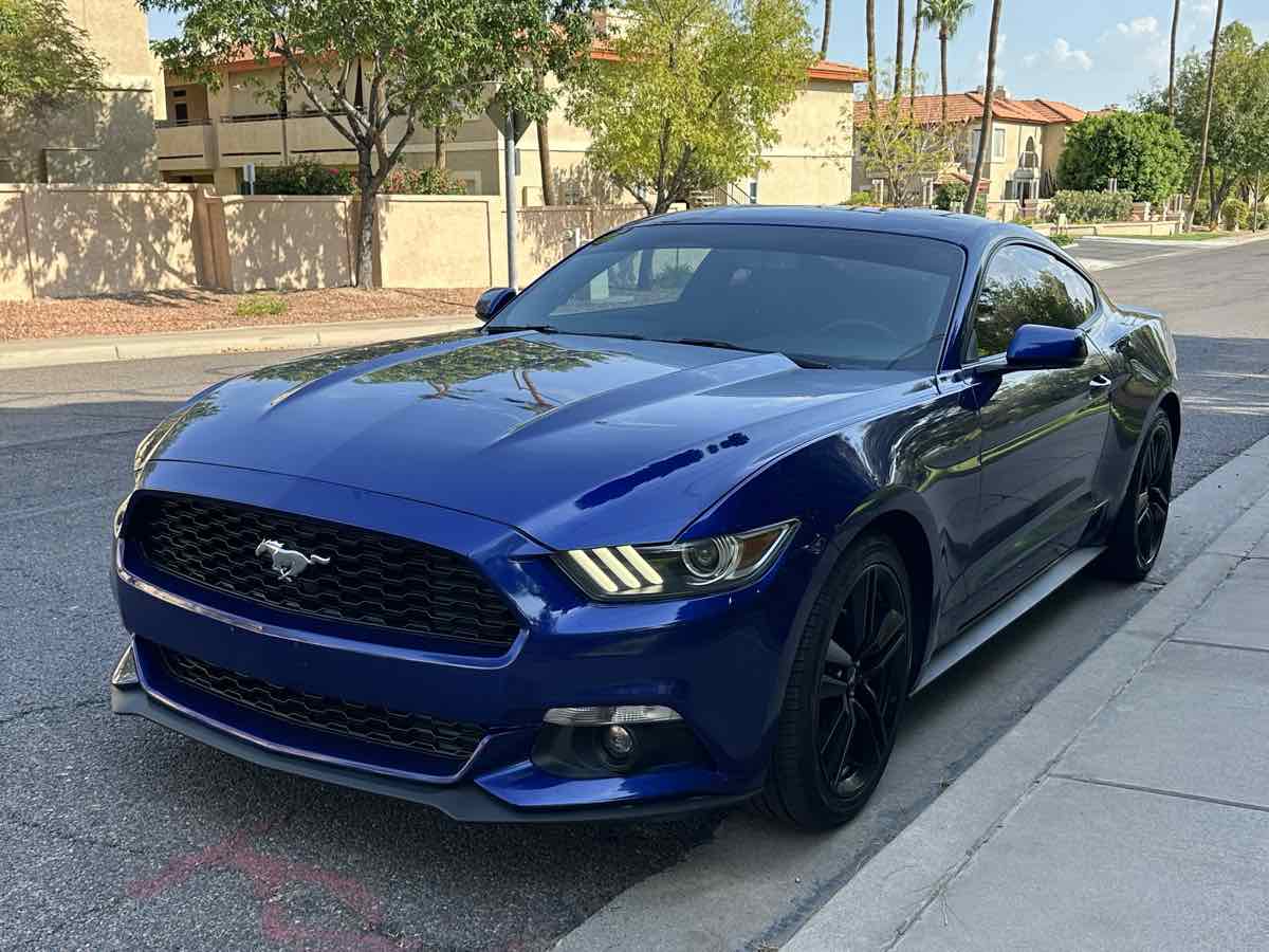 2016 Ford Mustang EcoBoost Premium photo 5