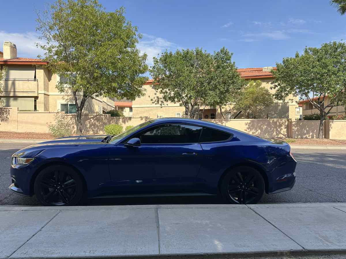 2016 Ford Mustang EcoBoost Premium photo 6
