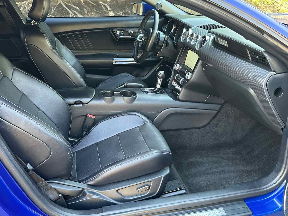 2016 Ford Mustang EcoBoost Premium photo 16