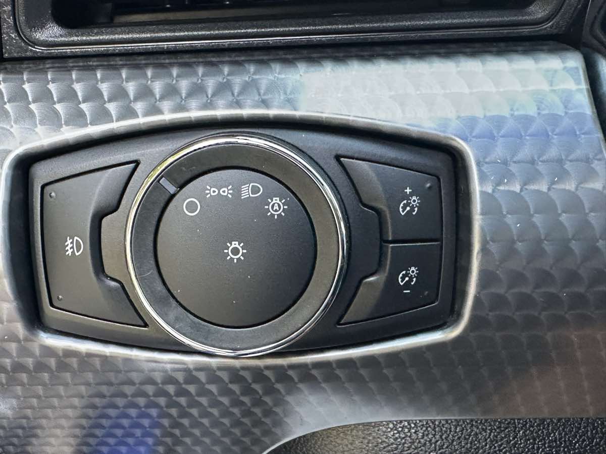 2016 Ford Mustang EcoBoost Premium photo 21