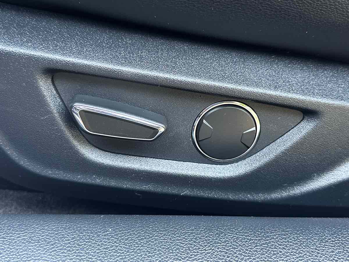 2016 Ford Mustang EcoBoost Premium photo 22