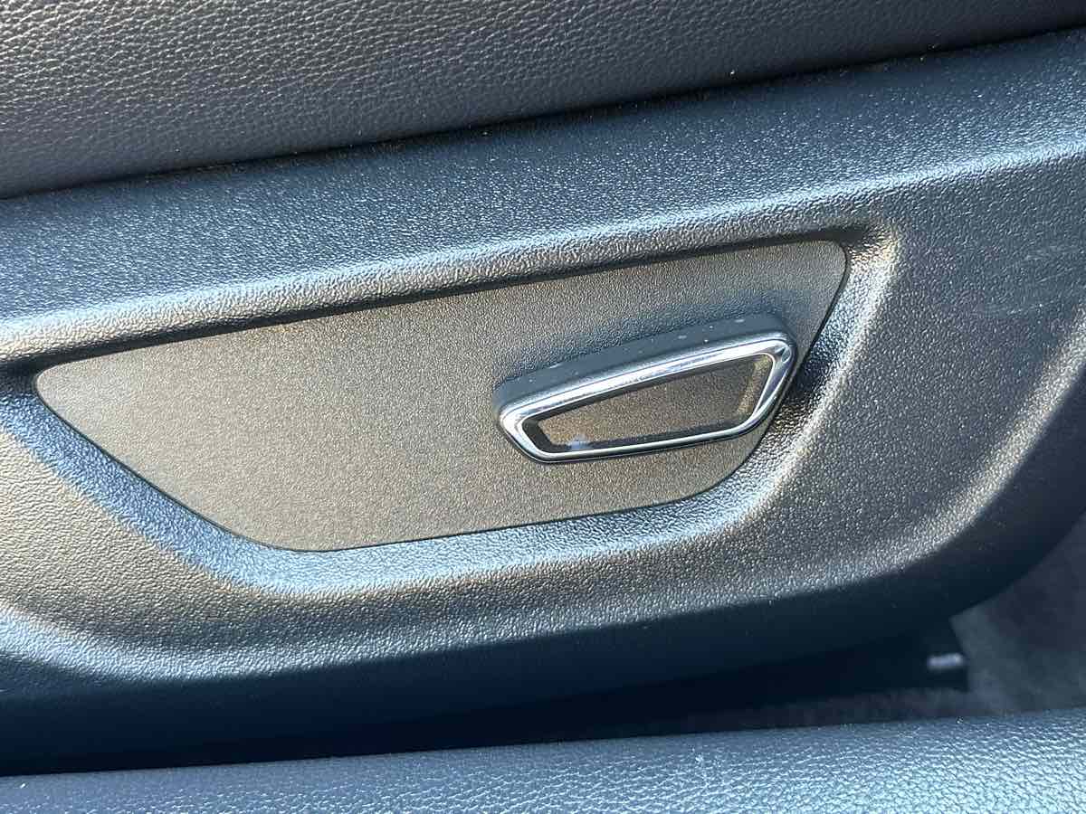 2016 Ford Mustang EcoBoost Premium photo 38