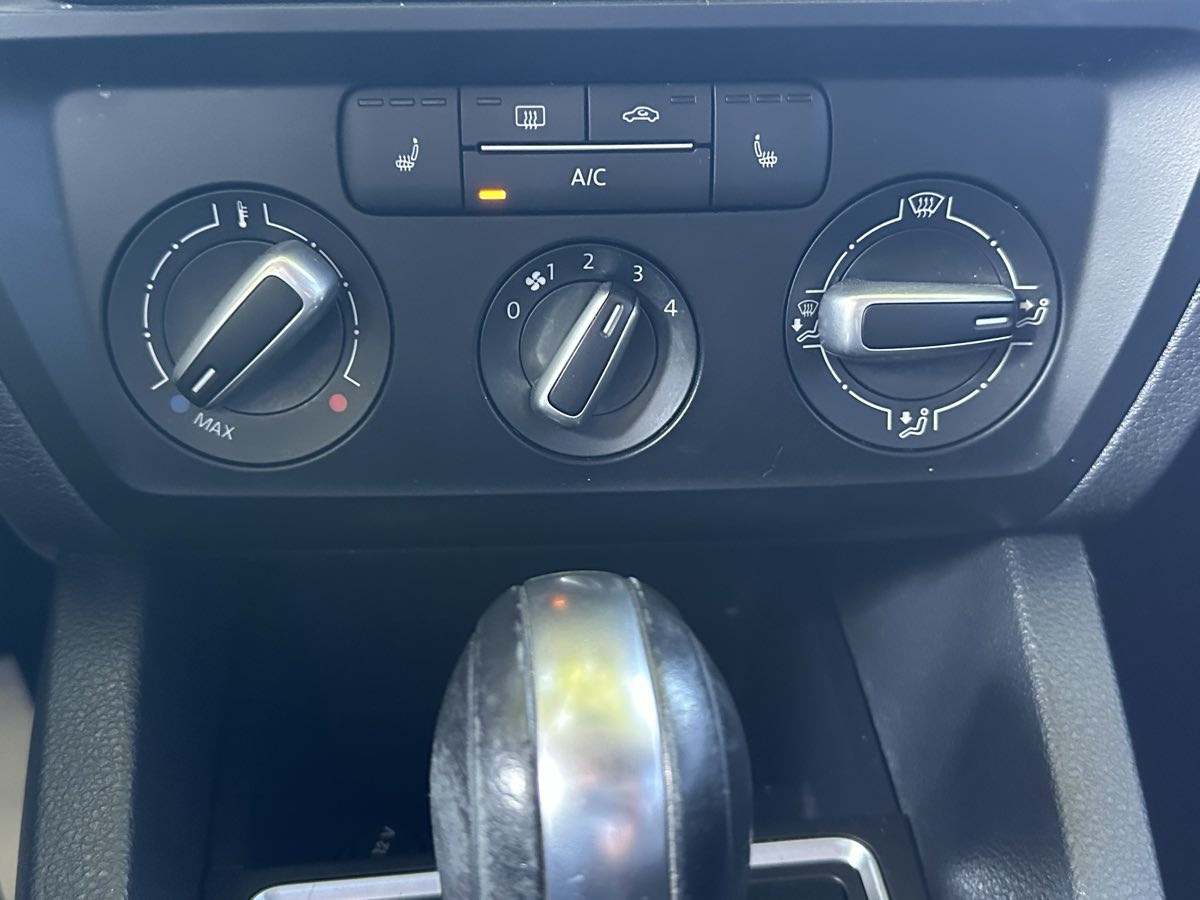 2017 Volkswagen Jetta 1.4T SE photo 12