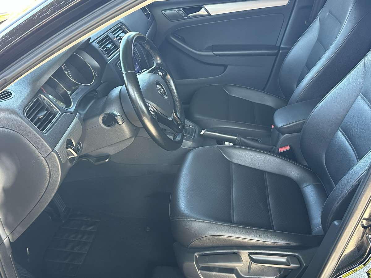 2017 Volkswagen Jetta 1.4T SE photo 32