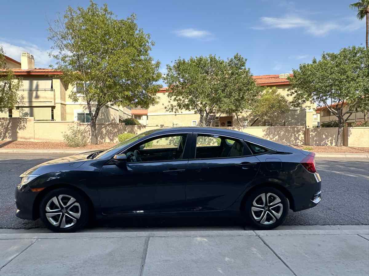 2018 Honda Civic LX photo 6