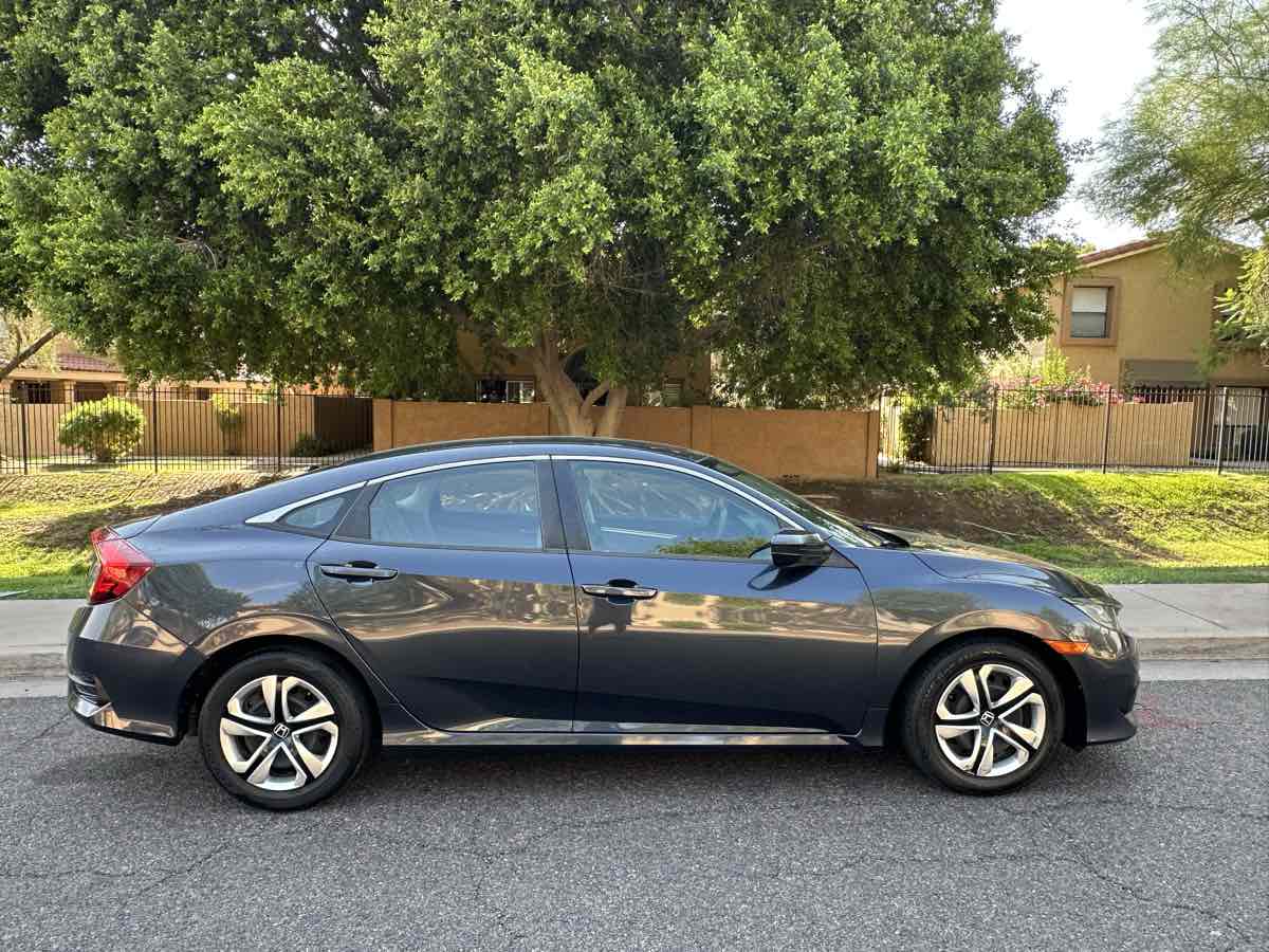 2018 Honda Civic LX photo 10