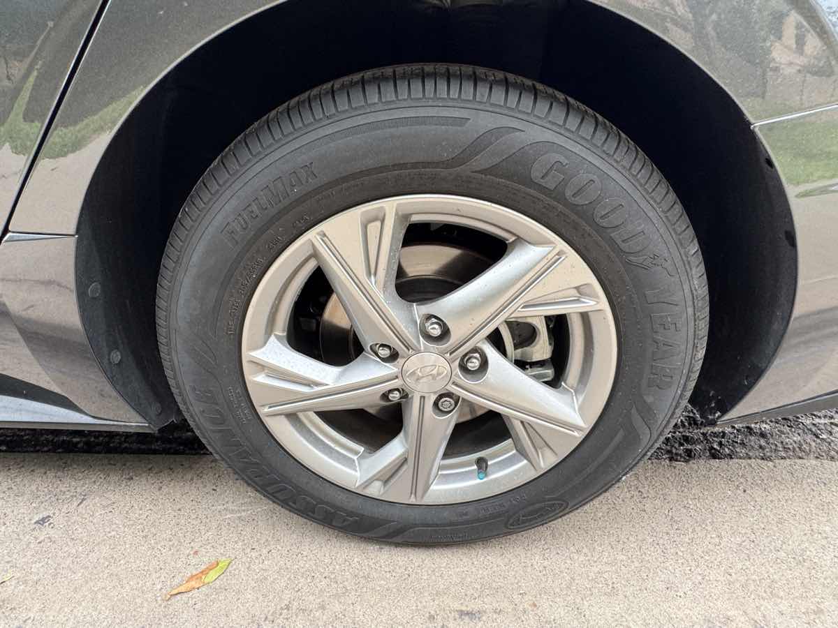 2021 Hyundai Sonata SE photo 2