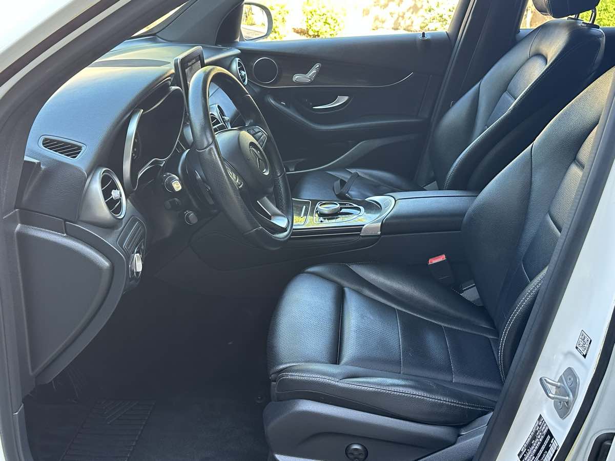 2017 Mercedes-Benz GLC GLC300 - Photo 12