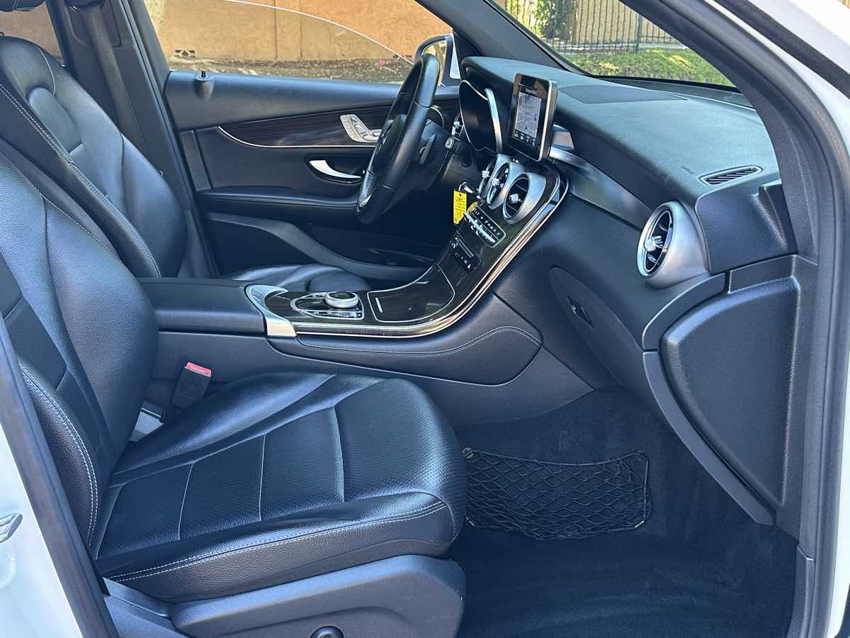 2017 Mercedes-Benz GLC GLC300 - Photo 18