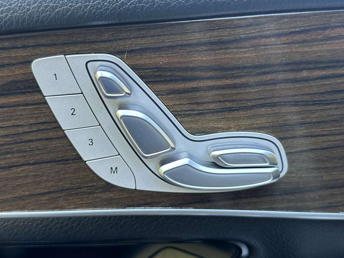 2017 Mercedes-Benz GLC GLC300 - Photo 30