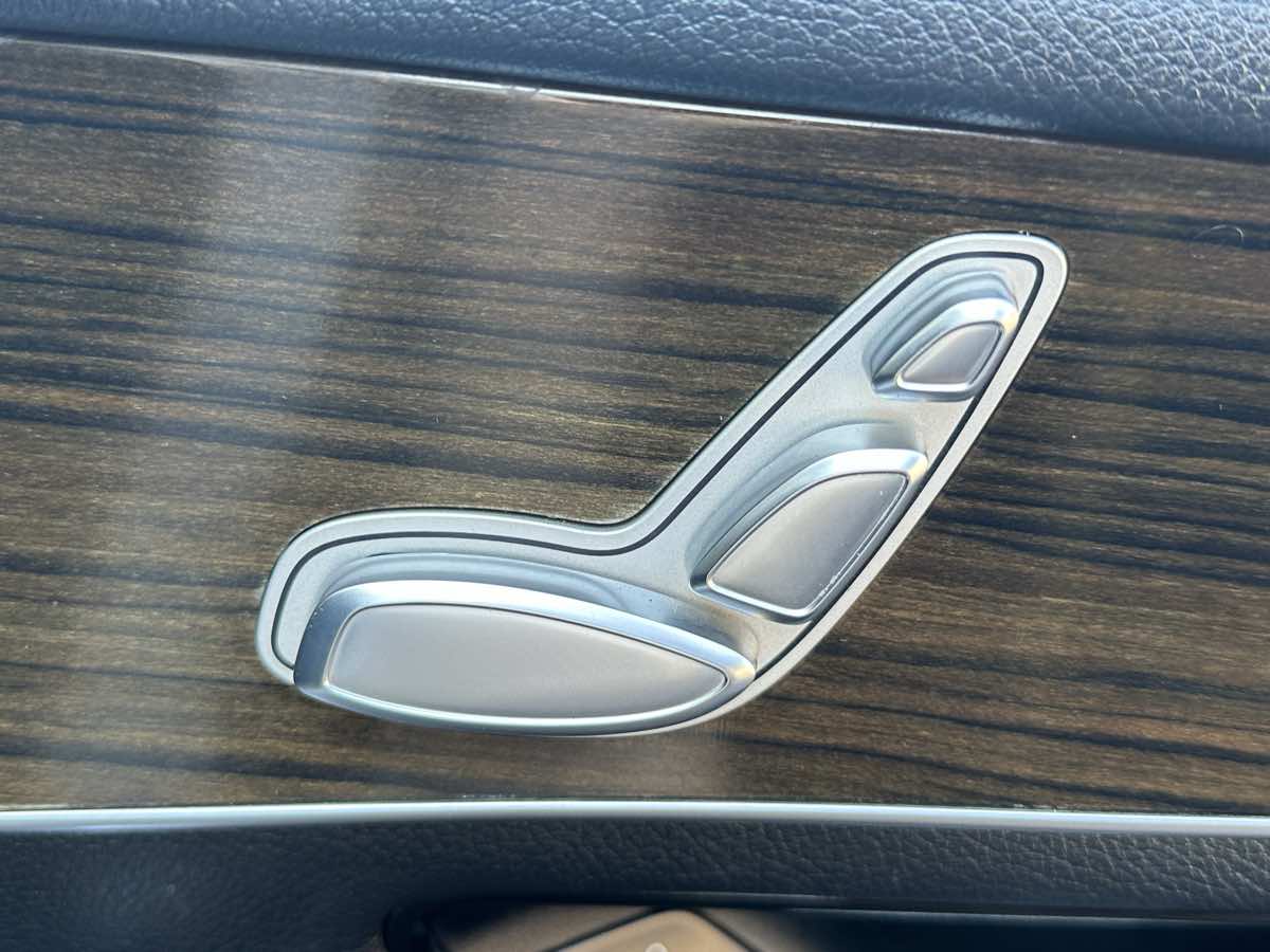 2017 Mercedes-Benz GLC GLC300 - Photo 42