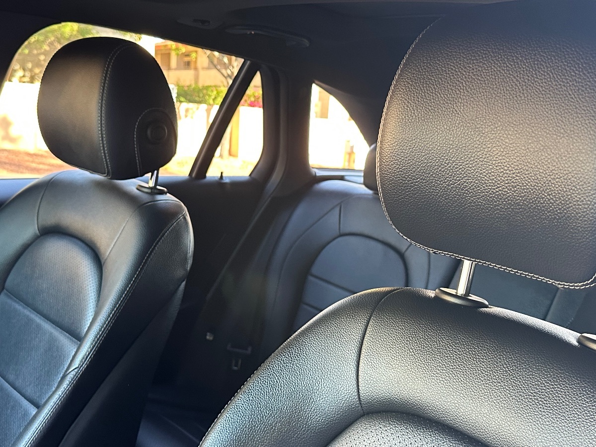 2018 Mercedes Benz GLC 300 4MATIC photo 9