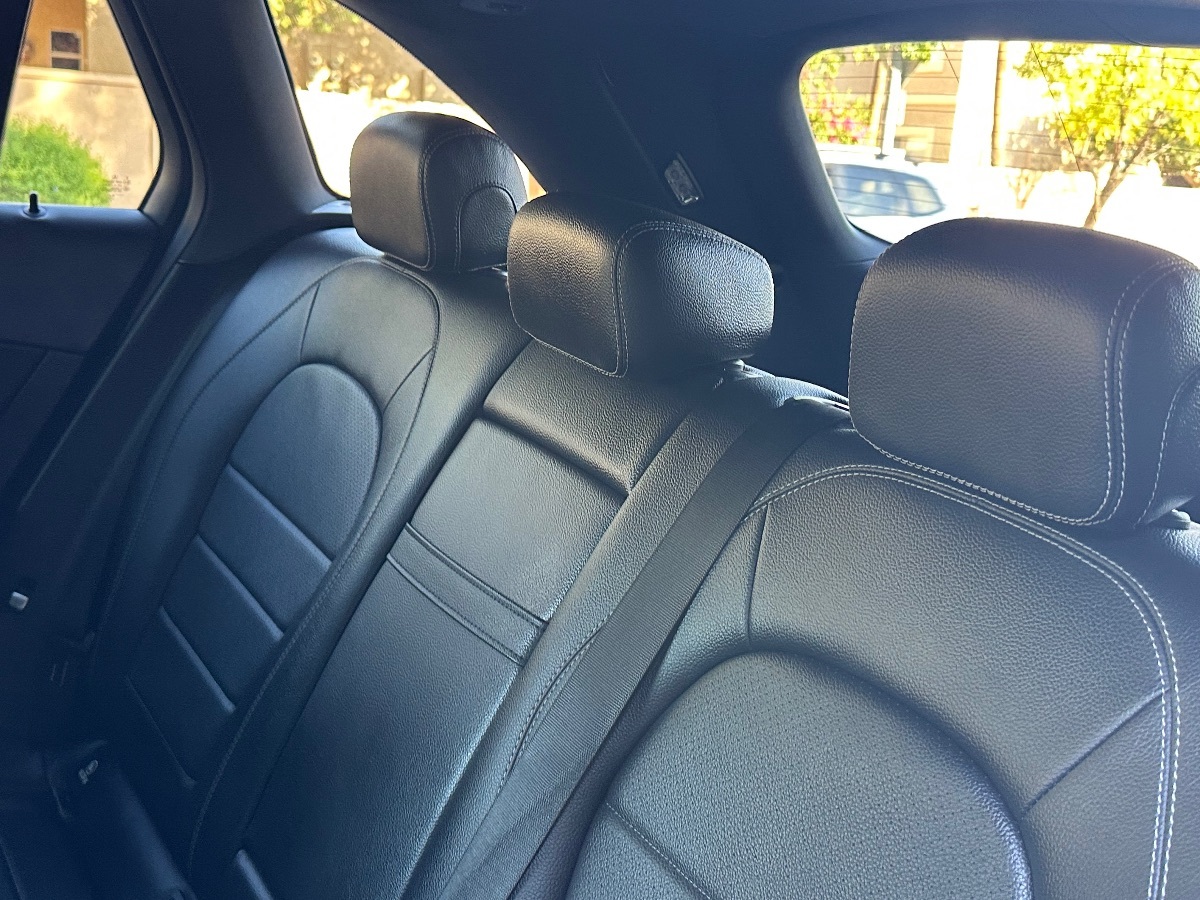 2018 Mercedes Benz GLC 300 4MATIC photo 12