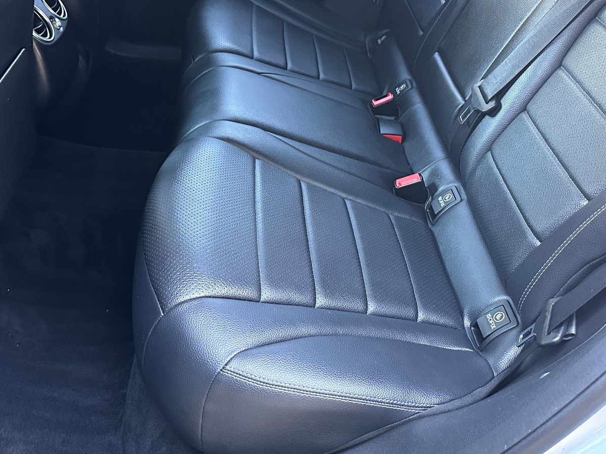 2018 Mercedes Benz GLC 300 4MATIC photo 13