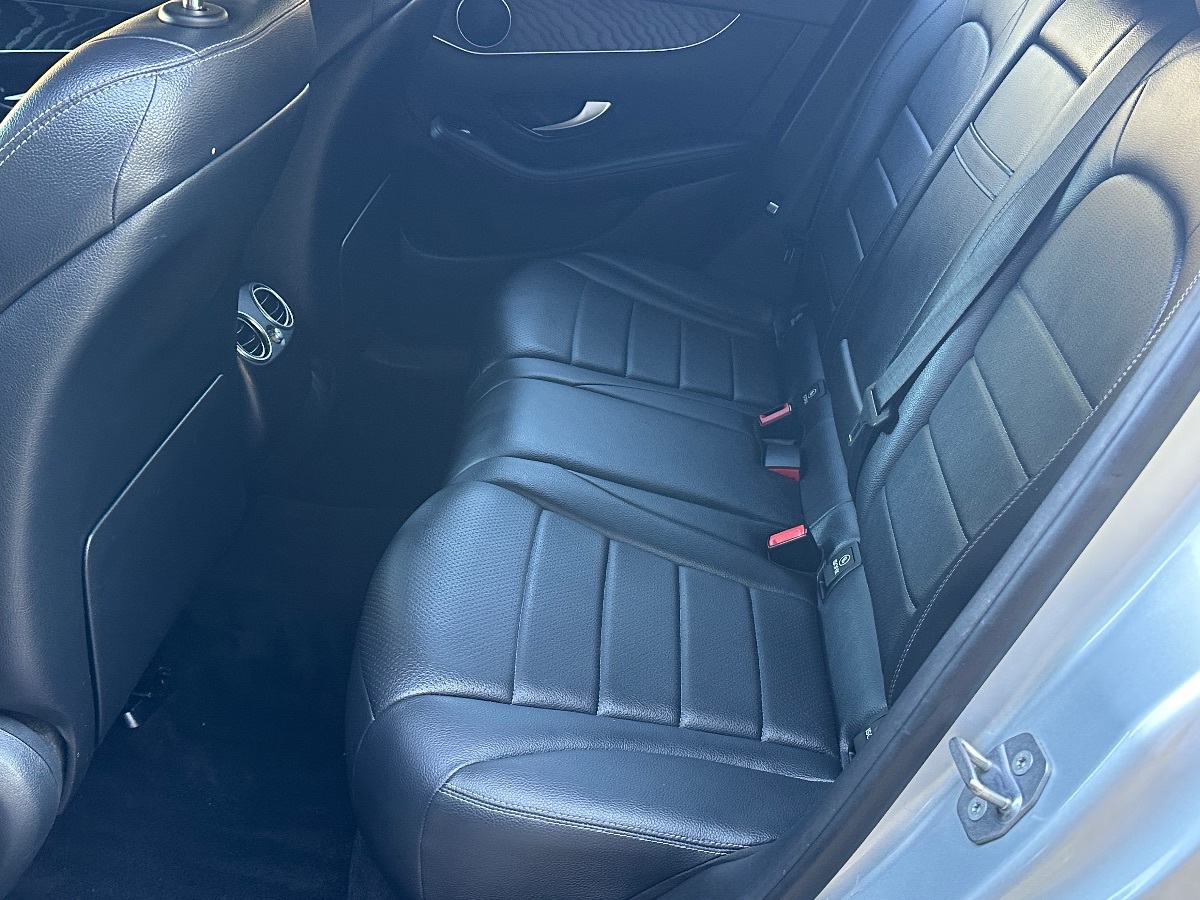 2018 Mercedes Benz GLC 300 4MATIC photo 14