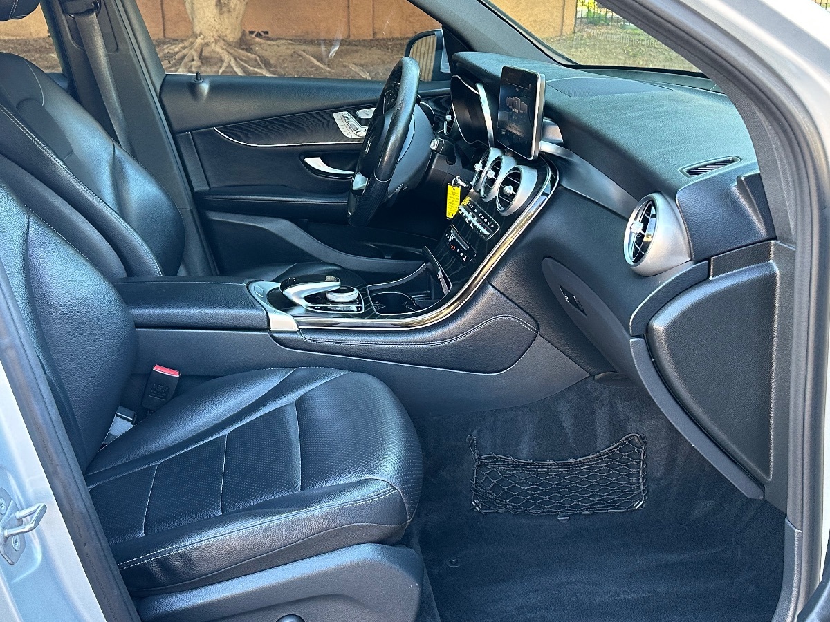 2018 Mercedes Benz GLC 300 4MATIC photo 15