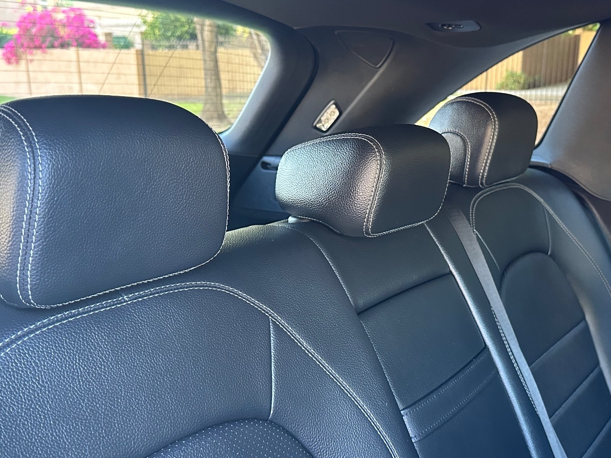 2018 Mercedes Benz GLC 300 4MATIC photo 18