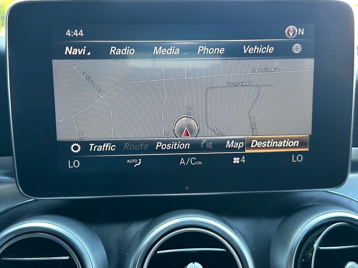 2018 Mercedes Benz GLC 300 4MATIC photo 29