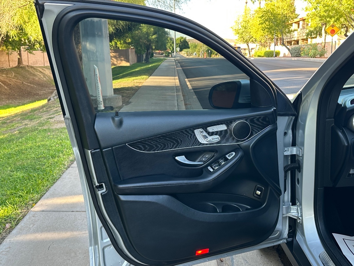 2018 Mercedes Benz GLC 300 4MATIC photo 34