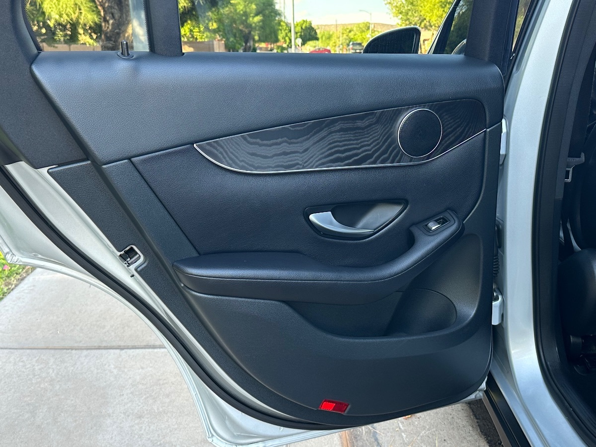 2018 Mercedes Benz GLC 300 4MATIC photo 36