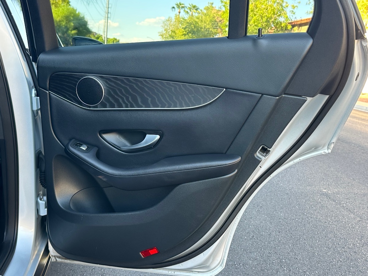2018 Mercedes Benz GLC 300 4MATIC photo 42