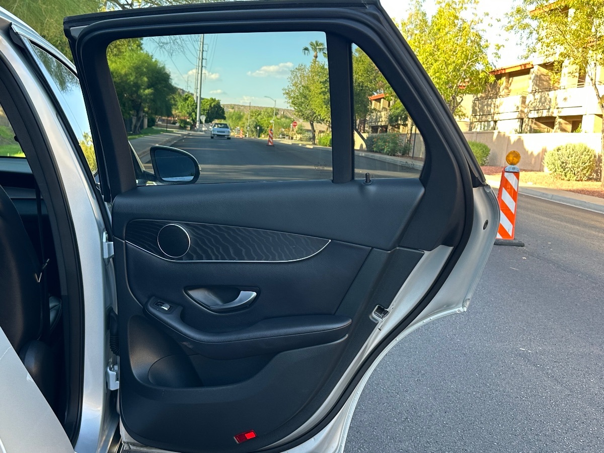 2018 Mercedes Benz GLC 300 4MATIC photo 43