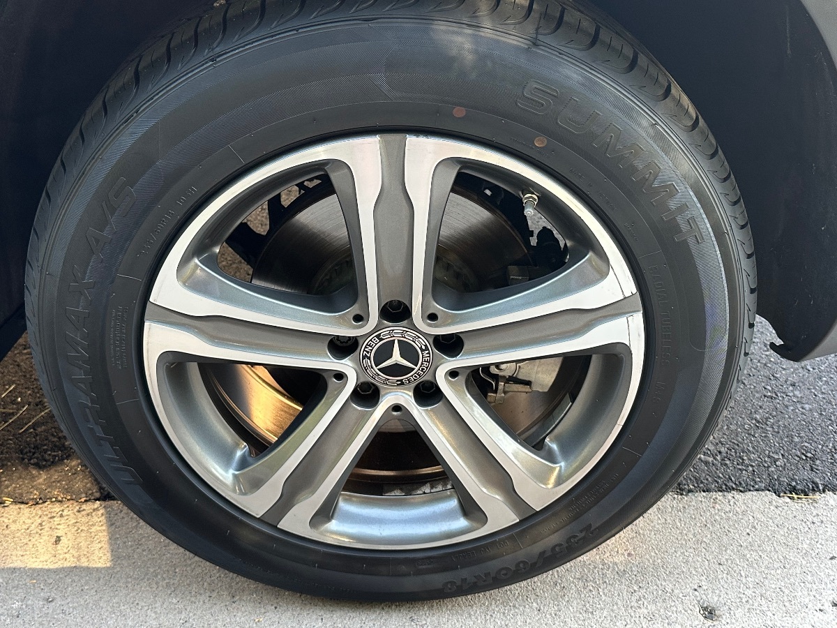 2018 Mercedes Benz GLC 300 4MATIC photo 48