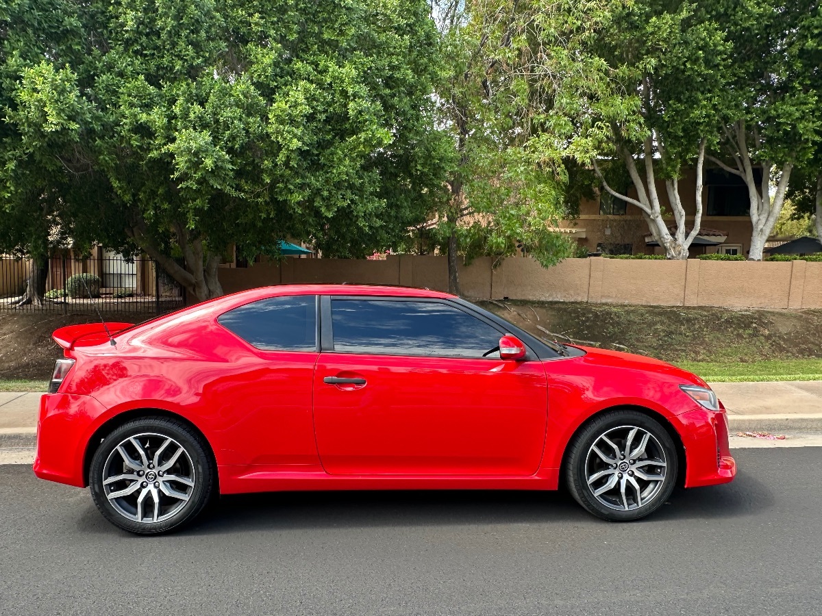 2014 Scion tC photo 9