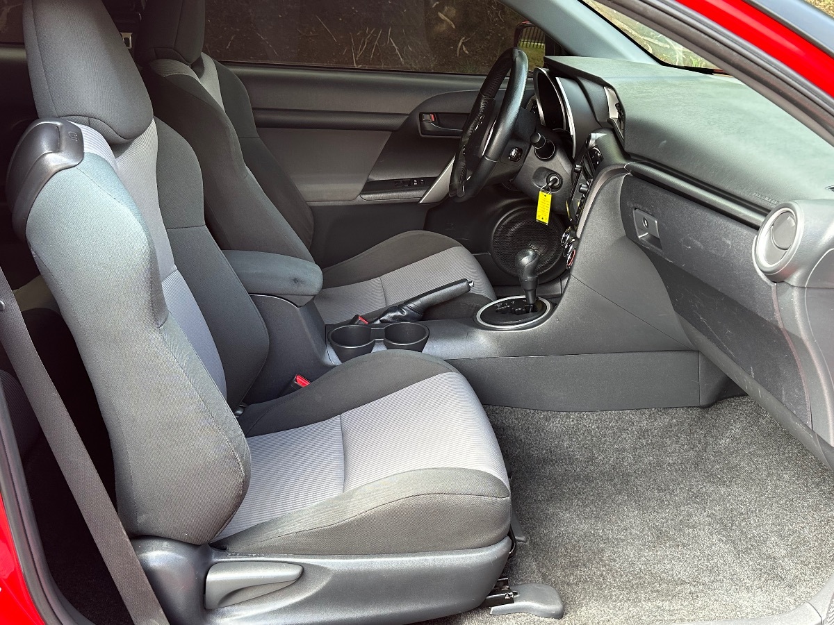 2014 Scion tC photo 15