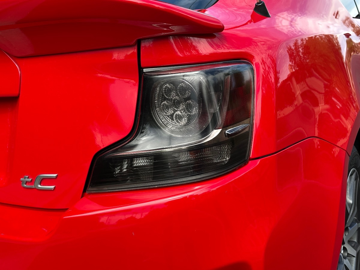 2014 Scion tC photo 36