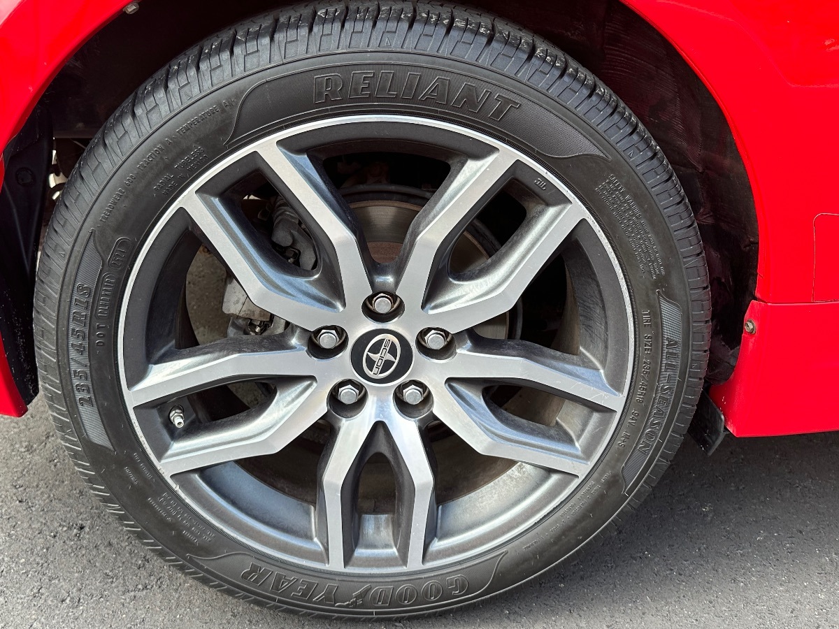 2014 Scion tC photo 40