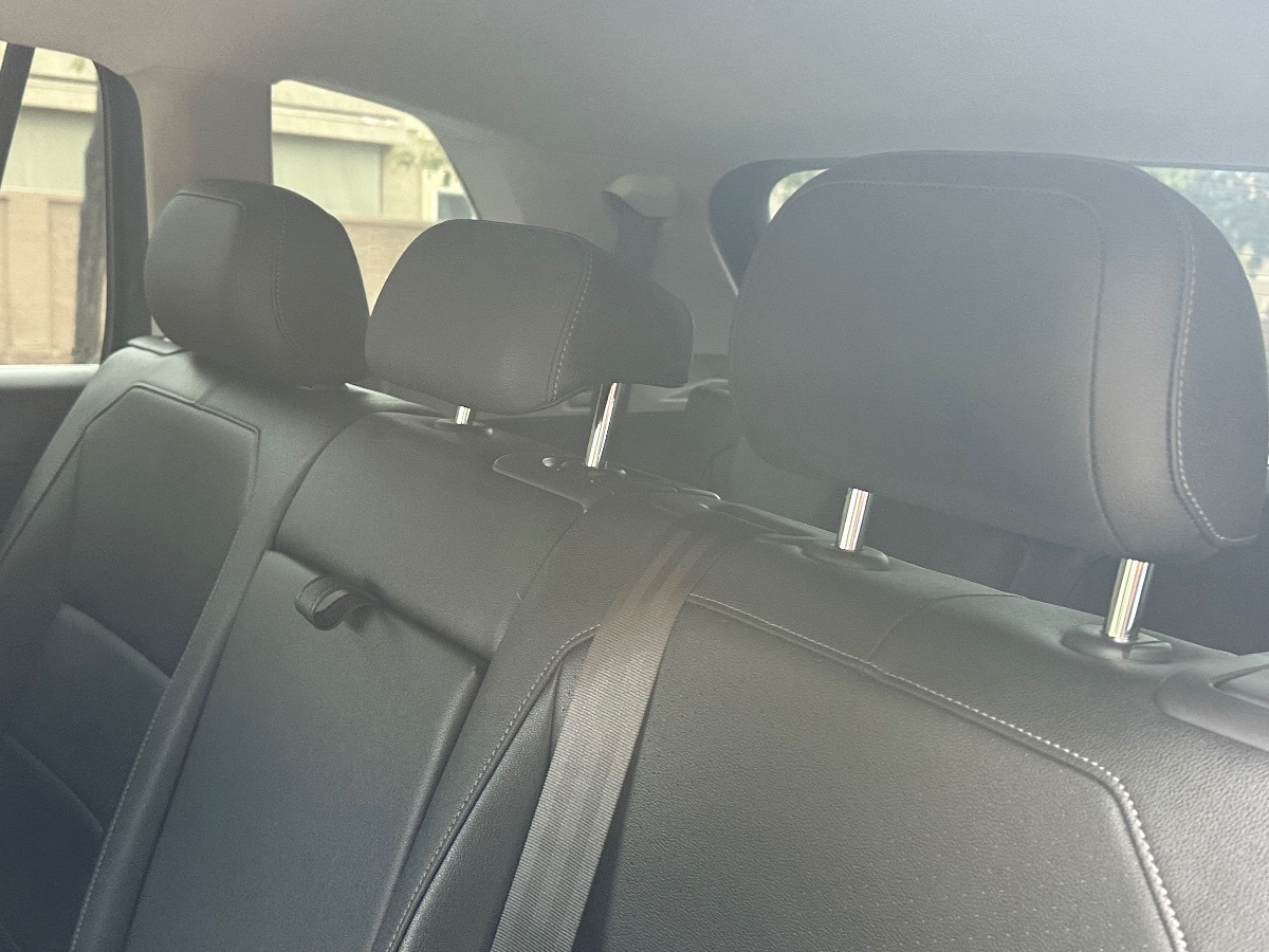 2020 Volkswagen Tiguan SE photo 16