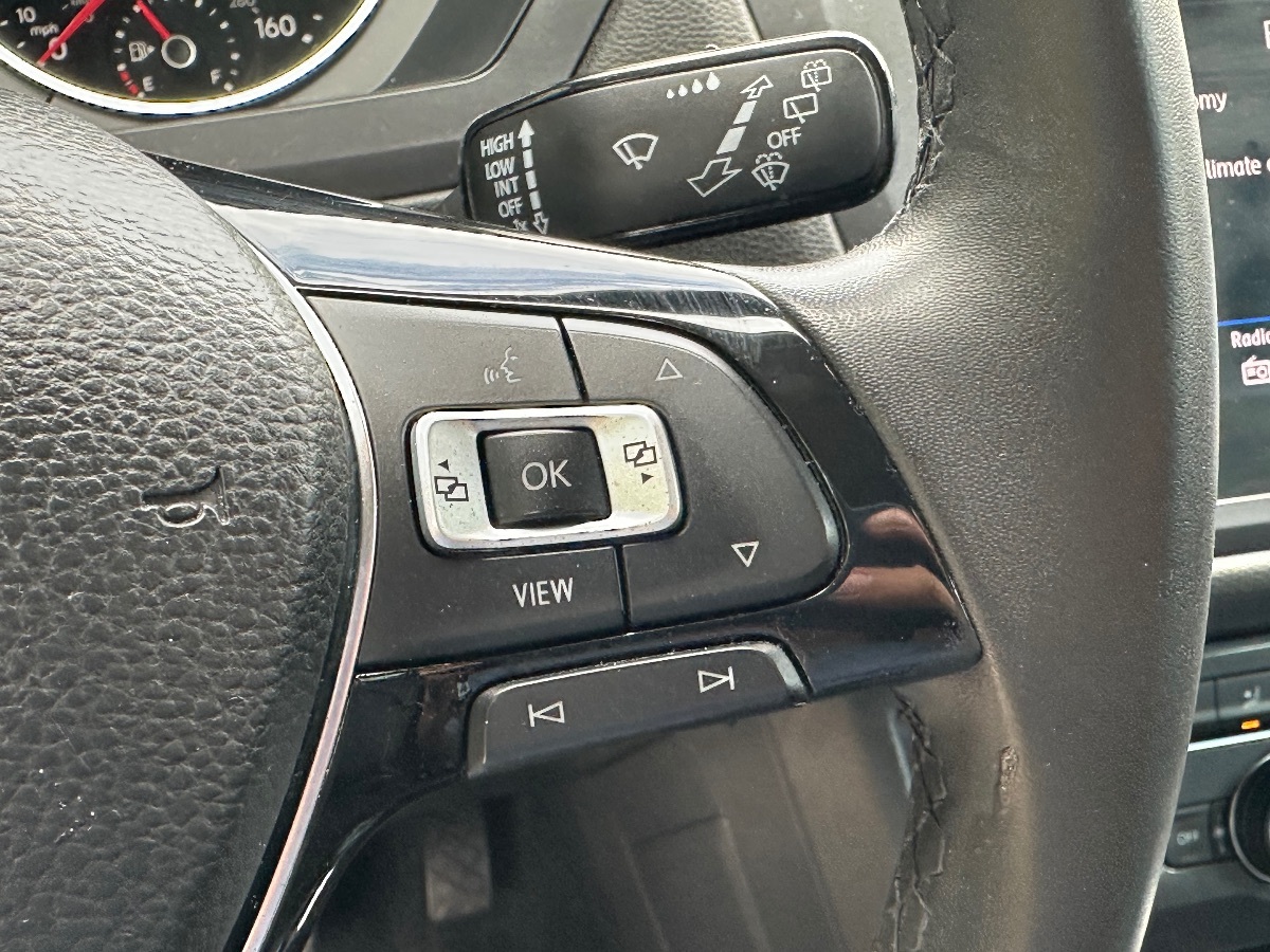 2020 Volkswagen Tiguan SE photo 25