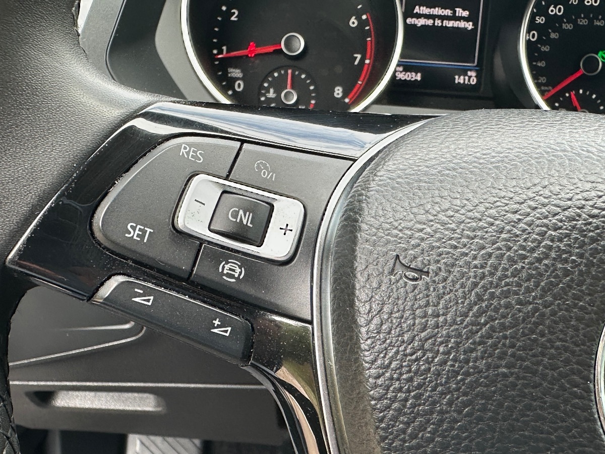 2020 Volkswagen Tiguan SE photo 27