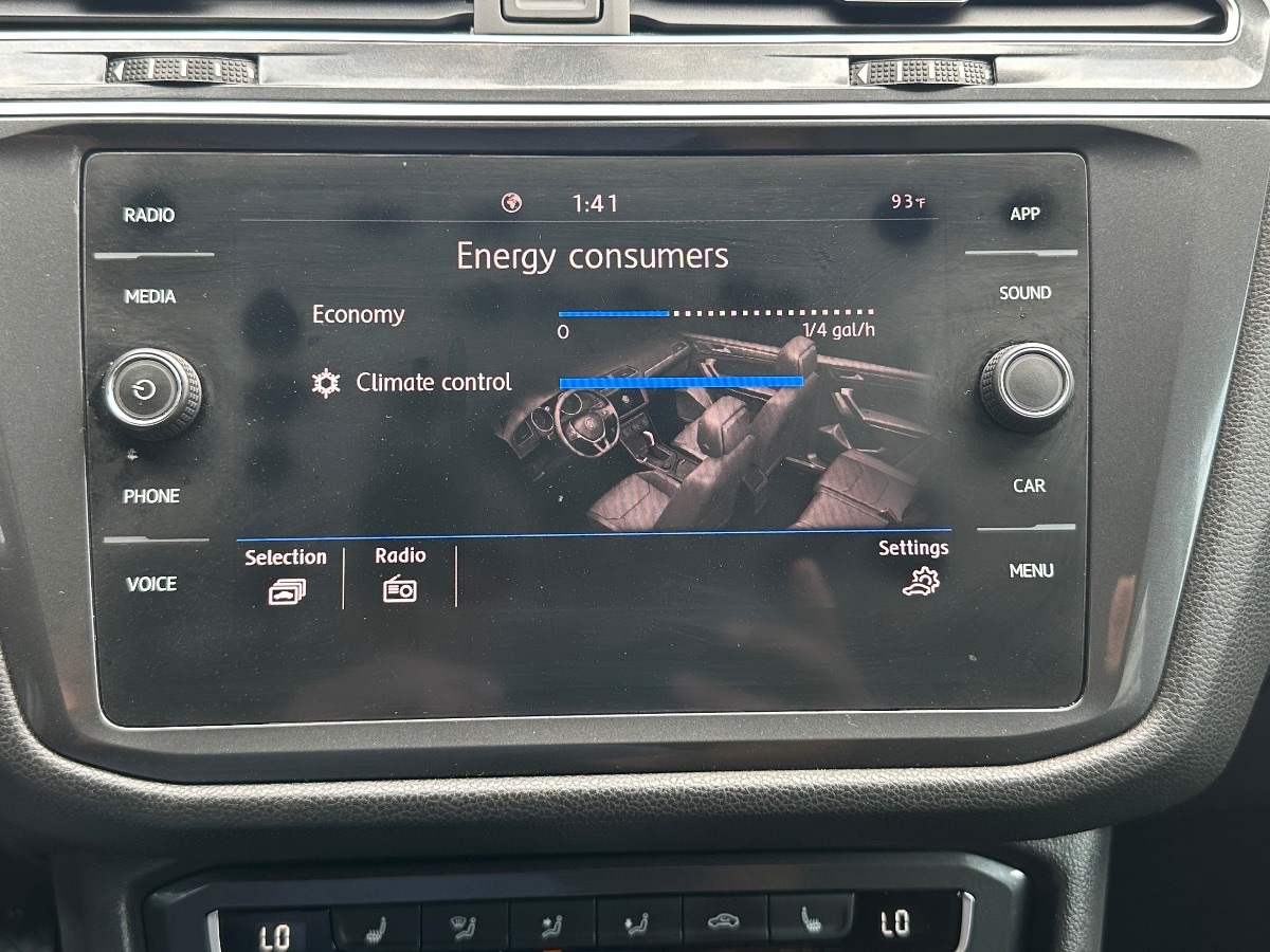 2020 Volkswagen Tiguan SE photo 30